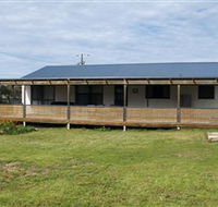 Surfin Sceales Beach House - Mackay Tourism
