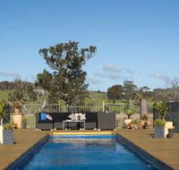 Victor Harbor Waterhouse Retreat - Mackay Tourism