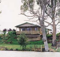 Mundic Grove Cottage - Mackay Tourism
