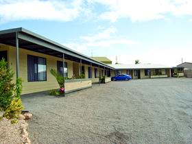 Point Turton Holiday Units - Mackay Tourism 0