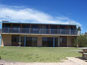 Moonta Bay Beach Villas - Mackay Tourism 0