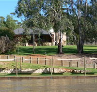 Roonka Riverfront Cottages - Mackay Tourism