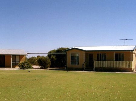 Pickering Cottages - Mackay Tourism 1