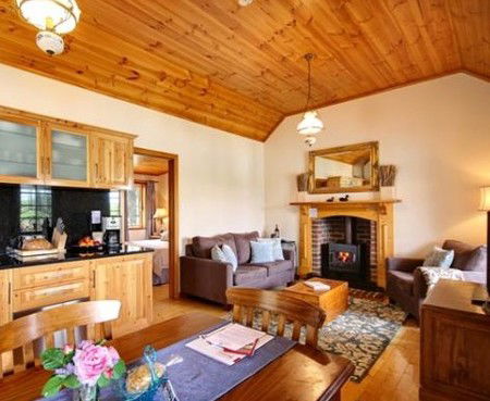 Stonewell Cottages And Vineyards - Mackay Tourism 4