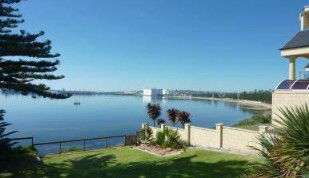 Bay 10 Accommodation - Mackay Tourism 1