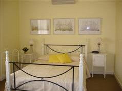 Wild Berry Cottage - Mackay Tourism 1