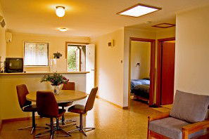 Ulonga Lodge - Mackay Tourism 2