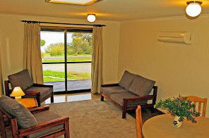 Ulonga Lodge - Mackay Tourism 3