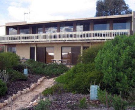 Moonta Bay Beach Villas - Mackay Tourism 1