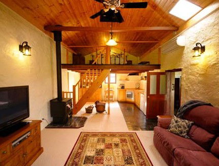 The Old Oak Bed And Breakfast - The Barn - Mackay Tourism 4