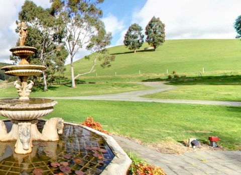 The Old Oak Bed And Breakfast - The Barn - Mackay Tourism 5