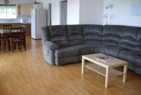 Riverfront Holiday House - Mackay Tourism 0