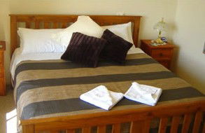 Riverfront Retreat - Mackay Tourism 4