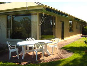 Riverfront Retreat - Mackay Tourism 6