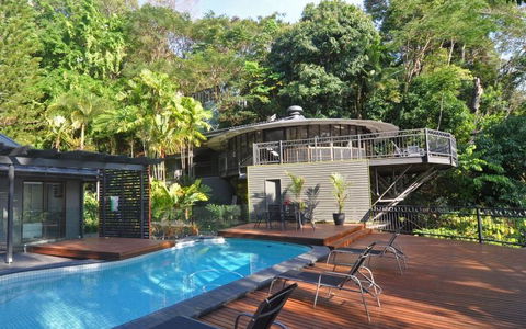 The Cairns Holiday Homes Red Arrow Lodge - Edge Hill, Cairns - Mackay Tourism 1