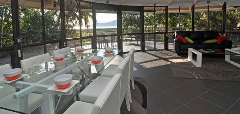 The Cairns Holiday Homes Red Arrow Lodge - Edge Hill, Cairns - Mackay Tourism 3