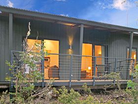 Cradle Mountain Wilderness Village - Mackay Tourism 0