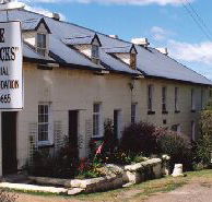 Lythgos Row of Romantic Cottages - Mackay Tourism