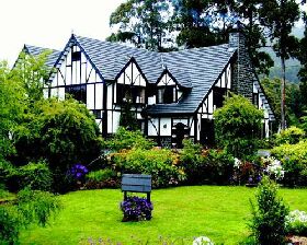 Fox And Hounds Inn - Mackay Tourism 0