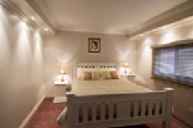 Ellie's Cottage Collection - Ellie's Spa Cottage - Mackay Tourism 0