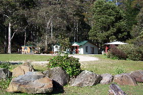 Mountainside Nature Retreat - Mackay Tourism 0