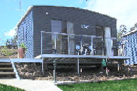 Port Huon Cottages - Mackay Tourism 0