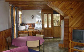 Crayfish Creek Van And Cabin Park And Spa House - Mackay Tourism 4