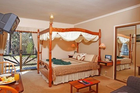 Fox And Hounds Inn - Mackay Tourism 3