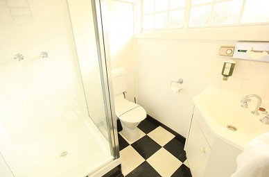 Fox And Hounds Inn - Mackay Tourism 5