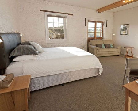 Bluestone Grain Store B&B - Mackay Tourism 1