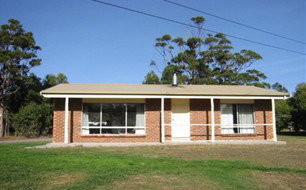 Douglas River Cabin - Mackay Tourism 2