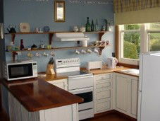 Kenya Cottage - Mackay Tourism 4