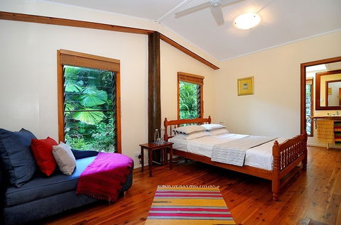 Cow Bay Homestay Bed And Breakfast - Mackay Tourism 4