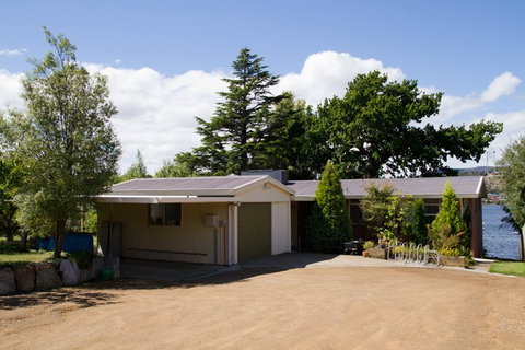 Waterside Accommodation - Mackay Tourism 2