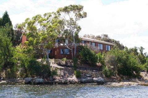 Waterside Accommodation - Mackay Tourism 3