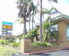 Sandpiper Motel - Mackay Tourism 0