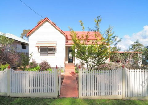 Diamond Cottages - Mackay Tourism 0