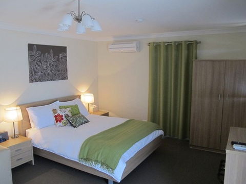 West Wing Guest House - Mackay Tourism 0