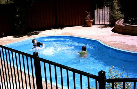 Castlemaine Central Cabin & Van Park - Mackay Tourism 3