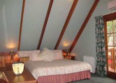 Warrenmang Vineyard & Resort - Mackay Tourism 1