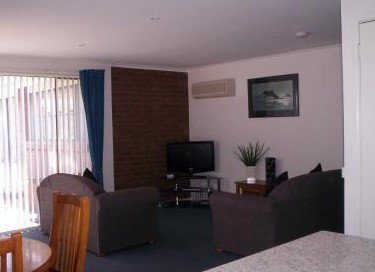 AnchorBell Holiday Apartments - Mackay Tourism 3