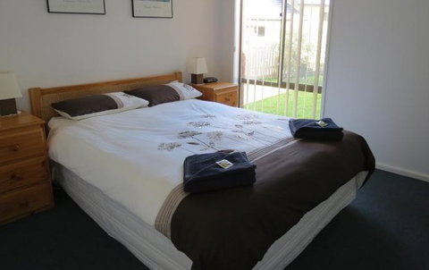 AnchorBell Holiday Apartments - Mackay Tourism 4