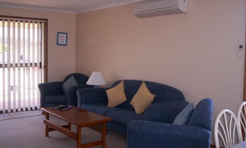 AnchorBell Holiday Apartments - Mackay Tourism 5