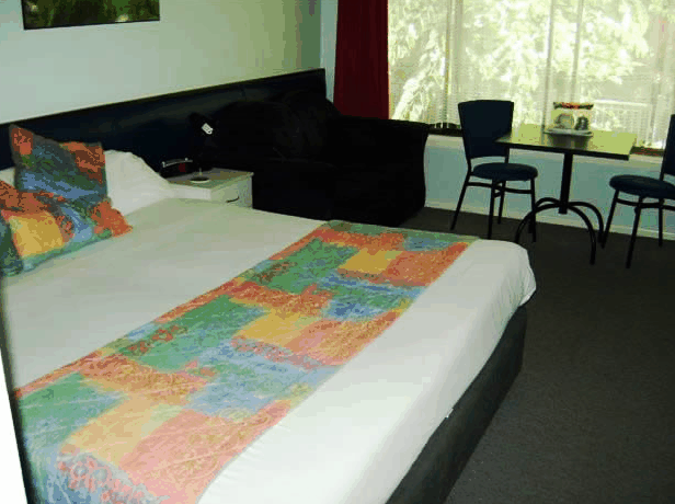 Poinciana Motel - Mackay Tourism 0