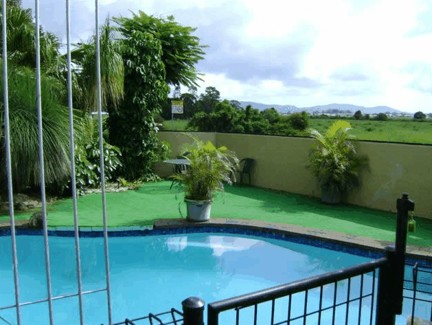 Poinciana Motel - Mackay Tourism 1