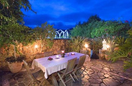 Castle On The Hill Bed And Breakfast - Mackay Tourism 2