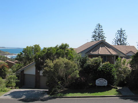 Angourie Bay Villas - Mackay Tourism 0