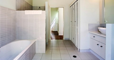 A Summer Cottage - Mackay Tourism 0