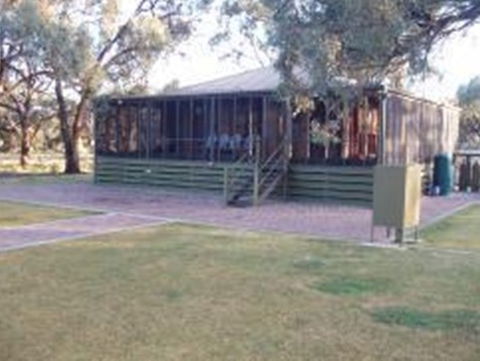 Elphicks Island Lodge - Mackay Tourism 2