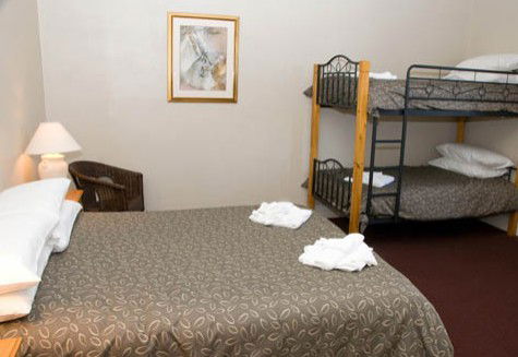 Alpine Hotel - Mackay Tourism 2